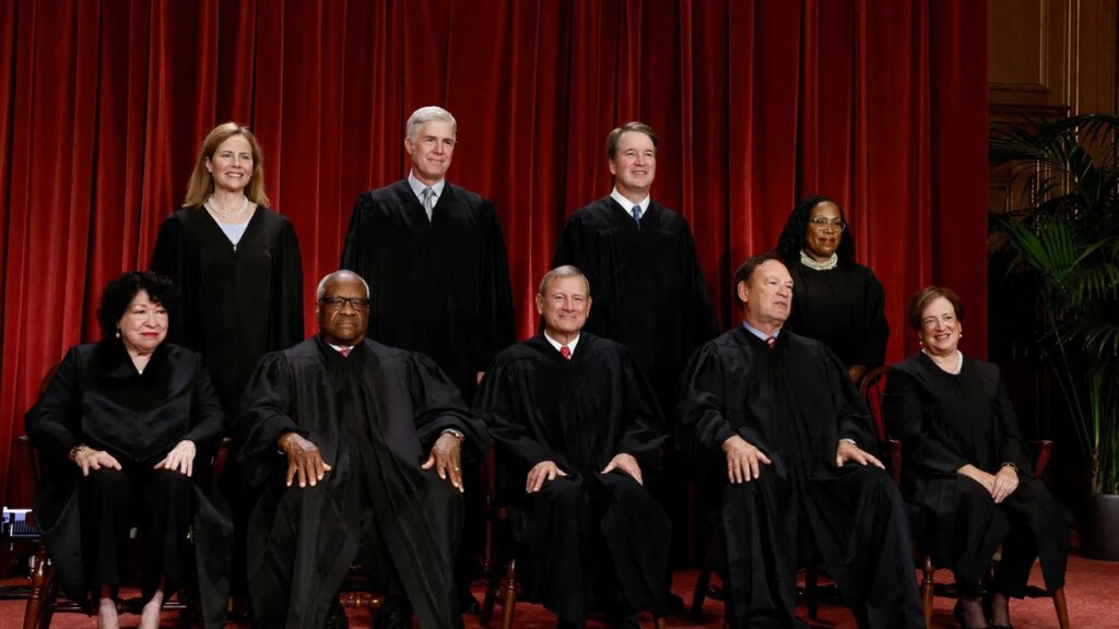 Expert sounds alarm as Supreme Court reveals ‘no one left to pull it back from the brink’