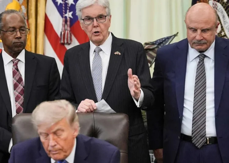 Trump dozes in Oval Office as MAGA ally makes jaw-dropping false claim: ‘One long blink!’