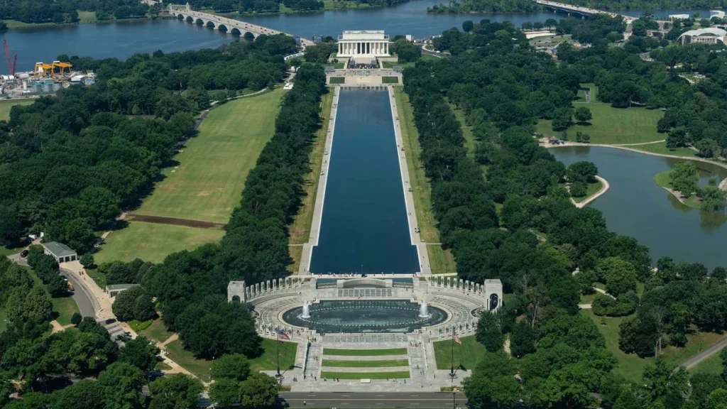 Trump’s lavishly renovated Reflecting Pool is already covered in green muck: report