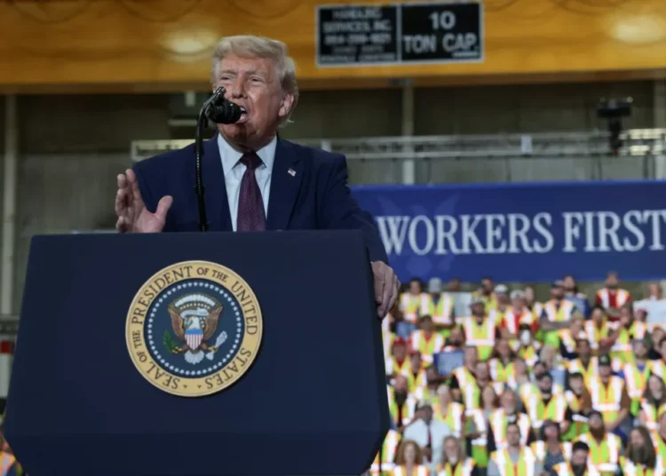 Trump gives himself a baffling compliment for coming up with new insult for Democrats