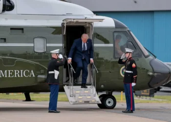 Trump bolted to the Knicks game before military could rescue downed ‘pilots’: report