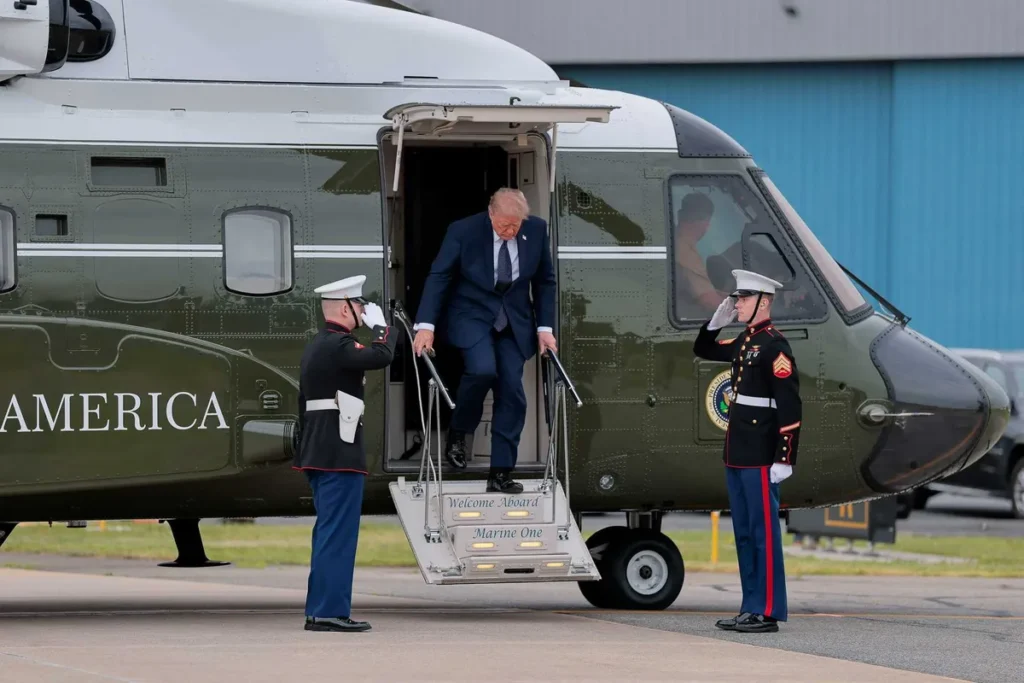 Trump bolted to the Knicks game before military could rescue downed ‘pilots’: report