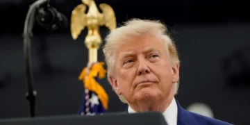 Trump jokingly jabs Air Force pilots as they get louder applause: ‘End of your job!’