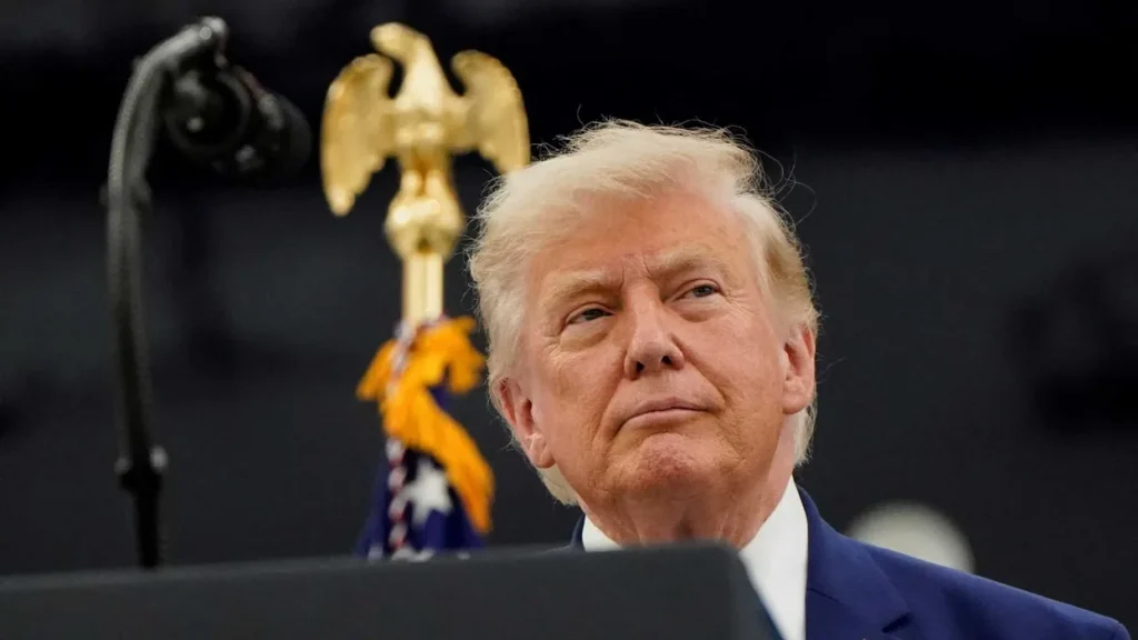 Trump jokingly jabs Air Force pilots as they get louder applause: ‘End of your job!’