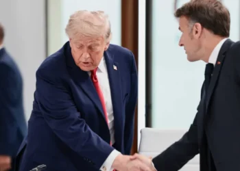 Physical therapist claims bizarre handshake may be a sign Trump had a stroke