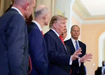 Trump exposed by recent side-by-side photo flagged by journalist: ‘Clearly lying’