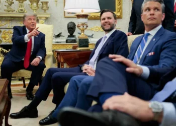 Trump’s ‘insane’ rug-pull on Republicans baffles MS NOW analyst: ‘This is crazy!’