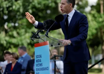 ‘Wow’: Josh Hawley’s ‘lack of self-awareness’ during Fox News interview boggles onlookers