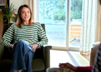 Step away from the athleisure. ‘Brentwood mom’ fashion is TV’s hottest trend