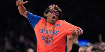 Should Knicks superfan Spike Lee get a championship ring? These celebrities say yes