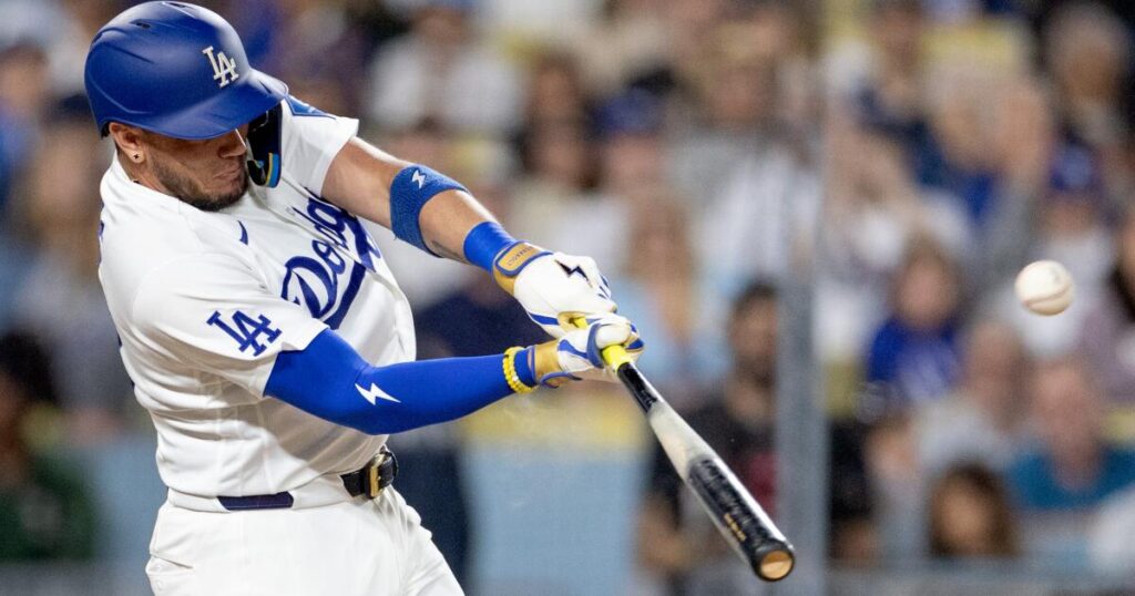 Miguel Rojas propels Dodgers to series-opening win over Rays