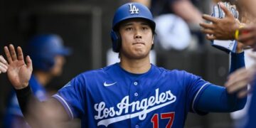 Dodgers star Shohei Ohtani returns with a bang after day off