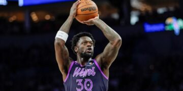 Former Laker Julius Randle traded from perennial contender Timberwolves to rebuilding Nets