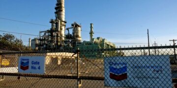 Microsoft and Chevron sign 20-year power deal for Texas data center