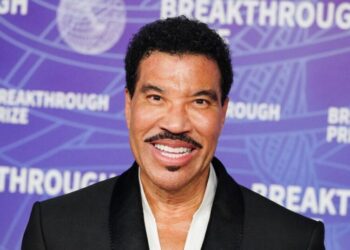 Lionel Richie abruptly pulls the plug on first tour stop after ‘dizzy’ spell