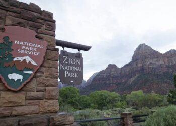 Former youth pastor accused of pushing wife off cliff in Zion National Park dies days after arrest