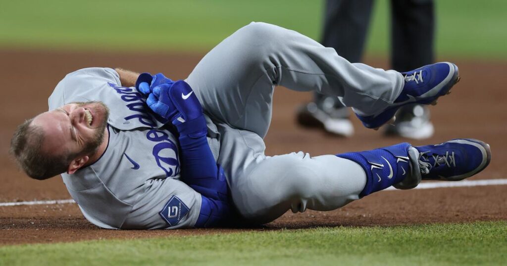 Dodgers’ Max Muncy involved in huge collision with Arizona’s Ildemaro Vargas