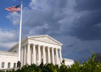 Supreme Court limits police use of cellphone data to find crime suspects