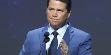 Glen Walker is returning to broadcast news, months after being cut from KTLA