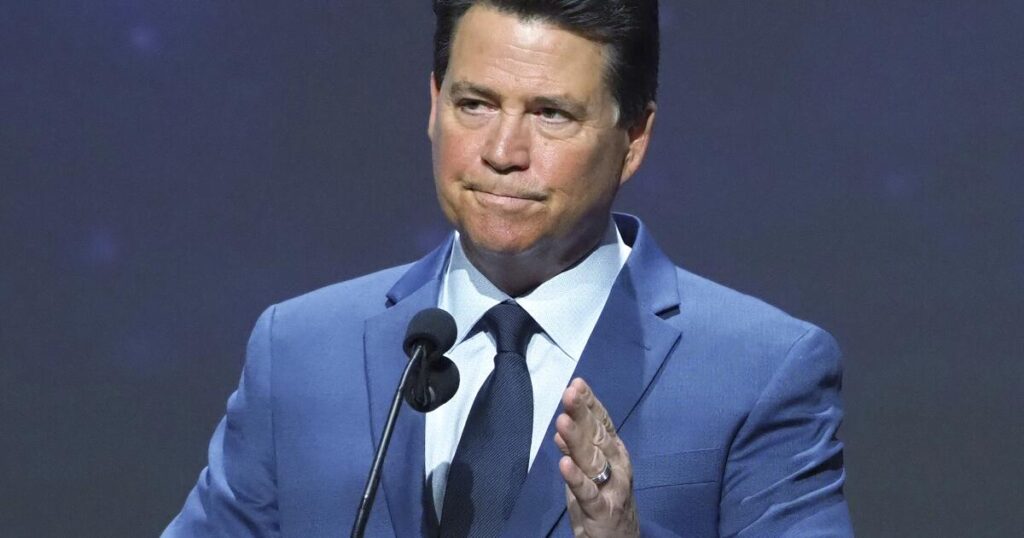 Glen Walker is returning to broadcast news, months after being cut from KTLA