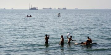 U.S. and Iran are close to a deal to end their war, officials say
