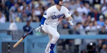Dodgers’ Kyle Tucker exits game with back spasms; catcher Dalton Rushing also pulled