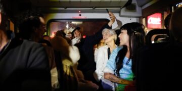 Forget celebrity homes. This Hollywood bus tour haunts the city instead