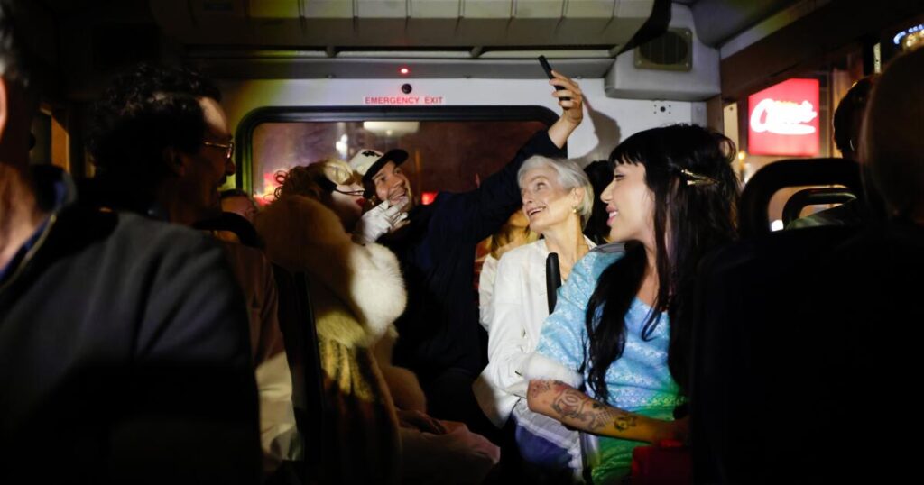 Forget celebrity homes. This Hollywood bus tour haunts the city instead
