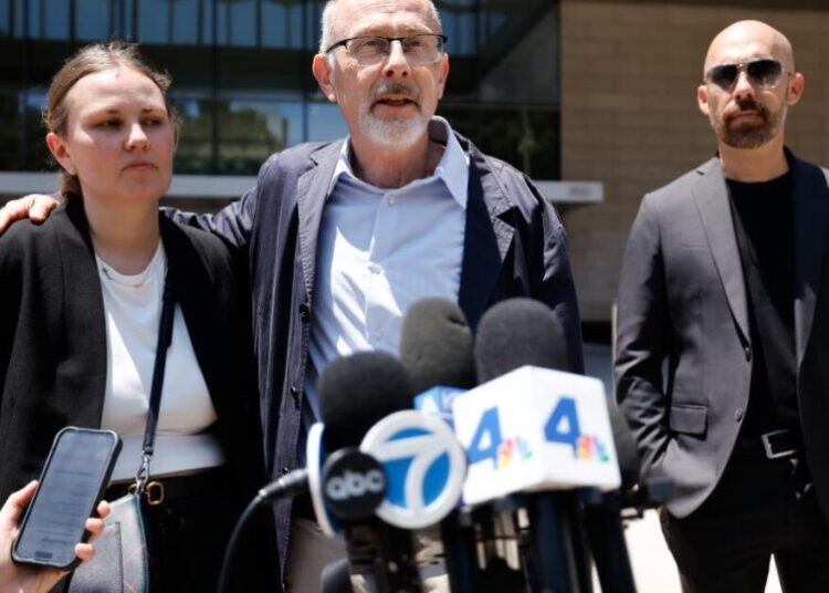 ‘They don’t have the goods’: Residents criticize plans to retry Palisades fire arson case