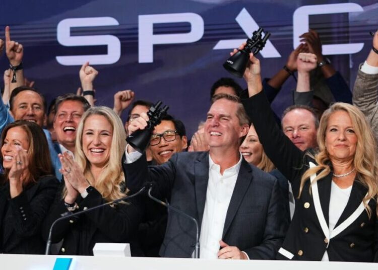 SpaceX stock returns to Earth after record IPO