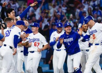 Freddie Freeman hits walk-off home run in Dodgers’ victory over Angels