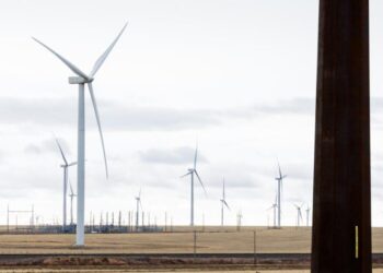 After nearly two decades, this massive New Mexico wind project is now powering California