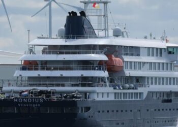 ﻿U.S. puts up $750K to evacuate an American who was aboard hantavirus cruise ship from remote island