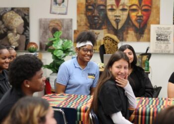 Locke High’s grand charter school experiment faces shutdown as LAUSD moves to take back campus