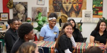 Locke High’s grand charter school experiment faces shutdown as LAUSD moves to take back campus