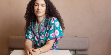Bedouine turns lost homes into lush refuge on ‘Neon Summer Skin’