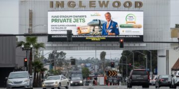 A battle over billboards roils Inglewood