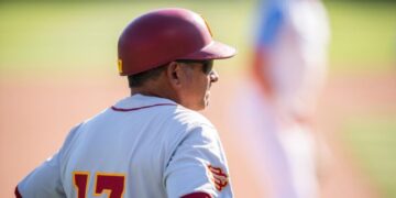North Carolina’s Jason DeCaro shuts out USC baseball to force decisive Game 3
