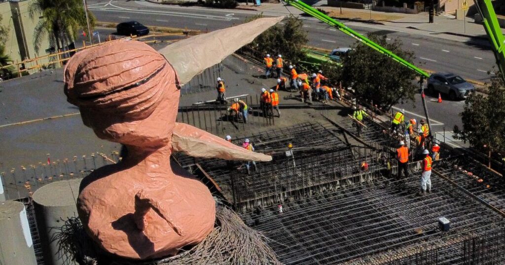 Mystery artist steps forward as future of iconic bird atop L.A. eyesore in doubt