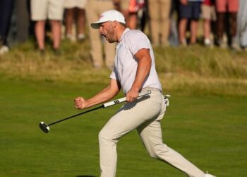 Wyndham Clark avoids record meltdown to win his second U.S. Open title in four years