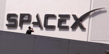 SpaceX shares rise 18% in early trading during historic IPO