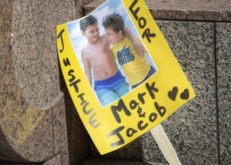 Lawyer urges multimillion-dollar verdict against Grossman and ex-Dodger in killing of two boys