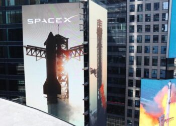 SpaceX surges 20% in second day to add $412 billion in value