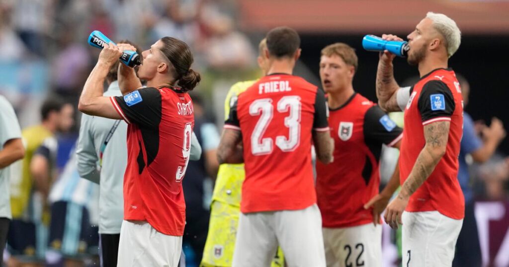 Fox embraces a hybrid ad approach during World Cup hydration breaks, following backlash