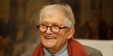 David Hockney, whose art celebrated sun-drenched Los Angeles, dead at 88