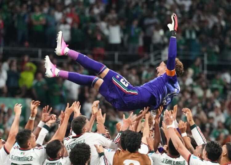 Mexico celebrates magical World Cup win over Czechia at rowdy Azteca Stadium