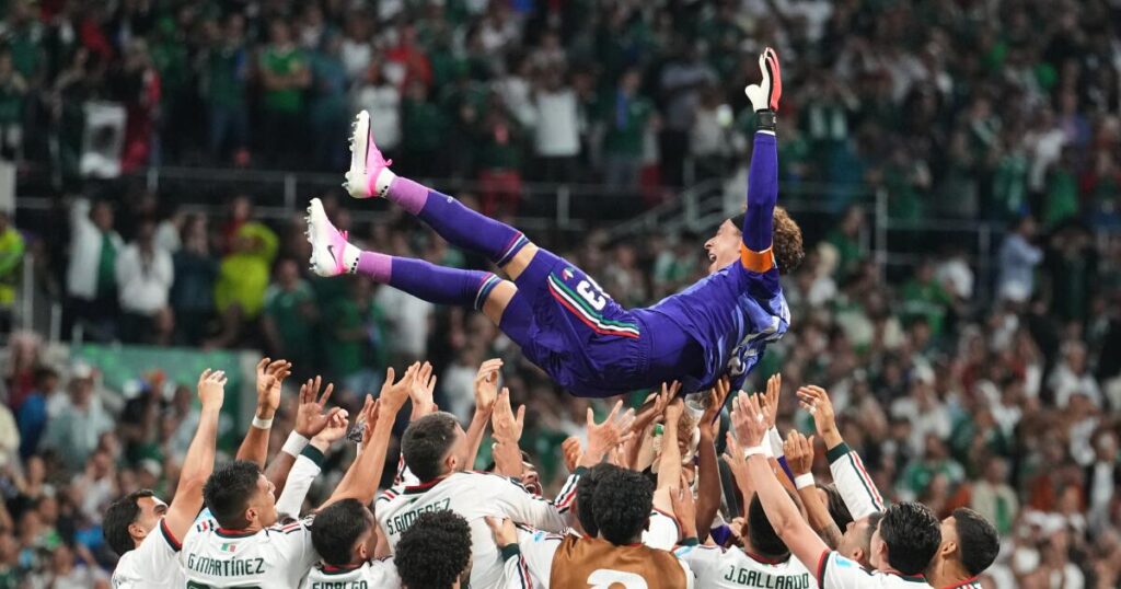 Mexico celebrates magical World Cup win over Czechia at rowdy Azteca Stadium