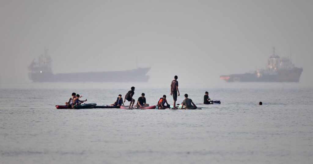 A new exchange of fire with Iran in the gulf tests the fragile ceasefire