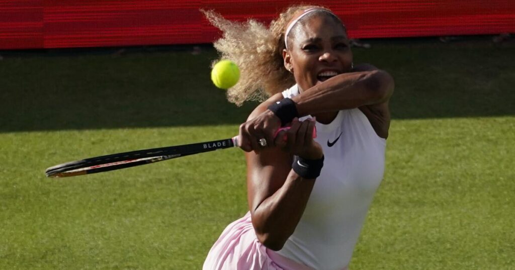 Serena Williams gets a doubles win in her first professional match in almost four years