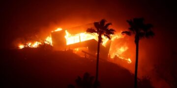 Mayor Karen Bass’ brother joins Palisades fire lawsuit against city of L.A.